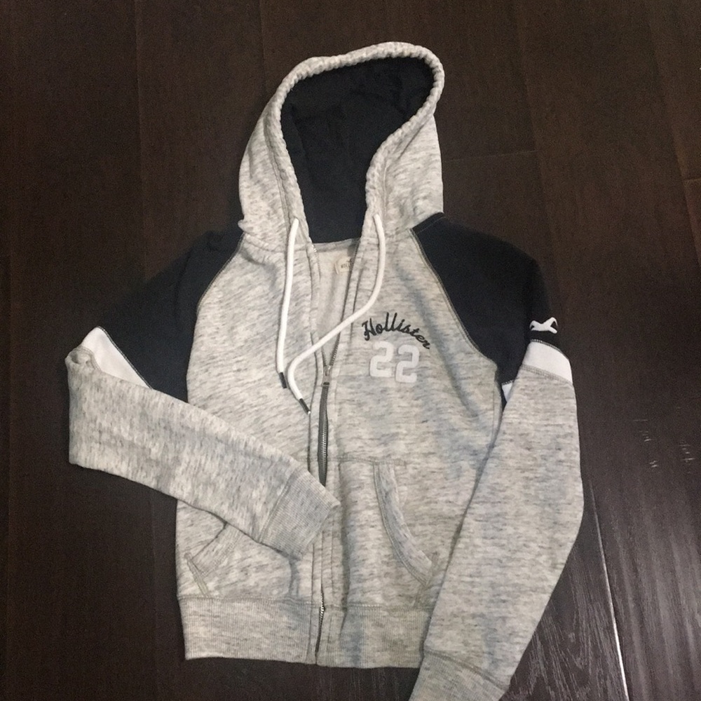 Hollister zip up sweatshirt like new small